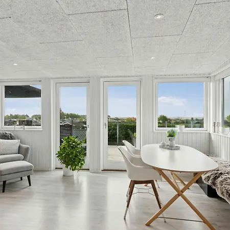 Lovely With Sea View بيت للعطل Karrebæksminde